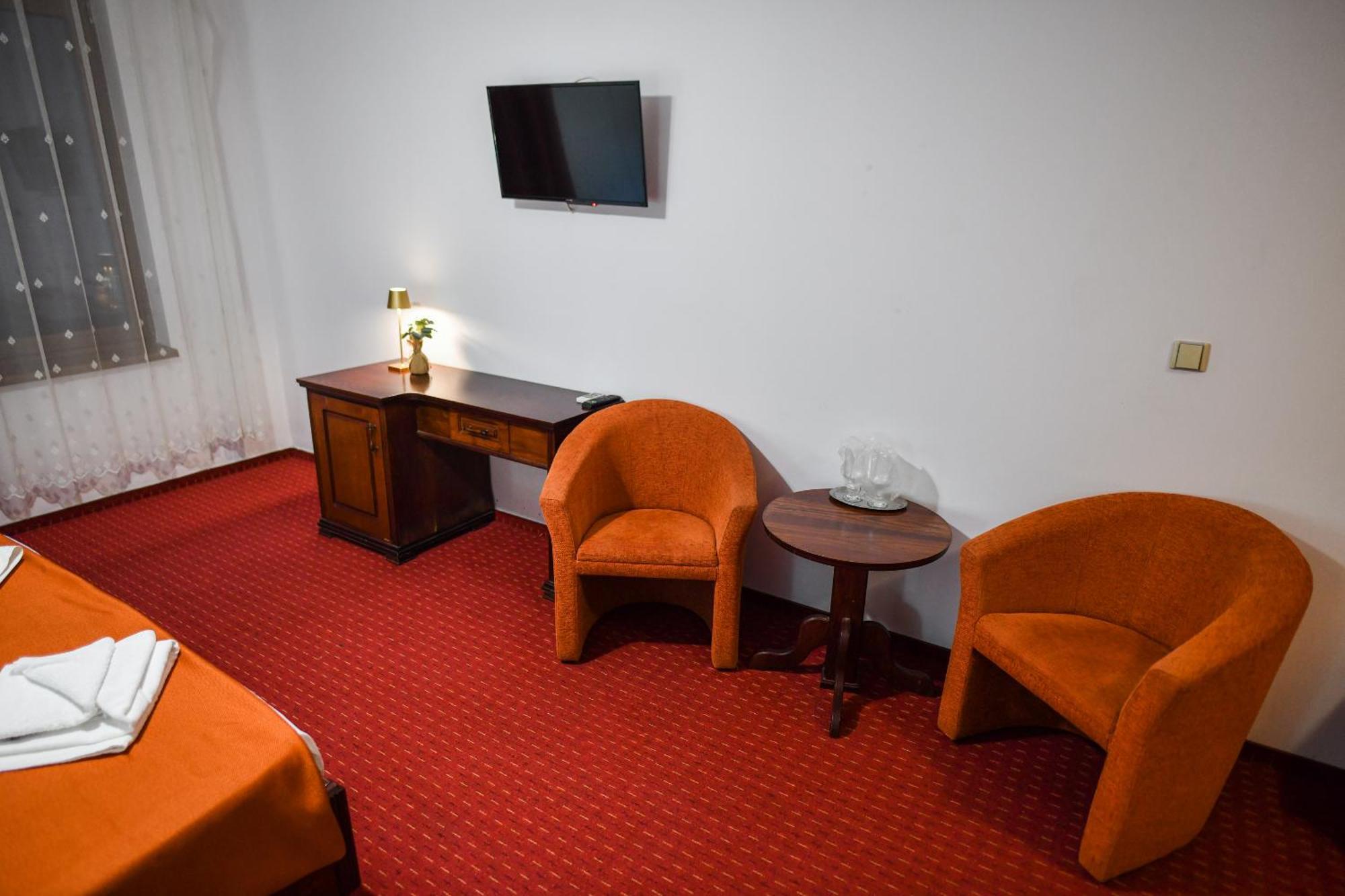 Hotel Elyon Dej Luaran gambar