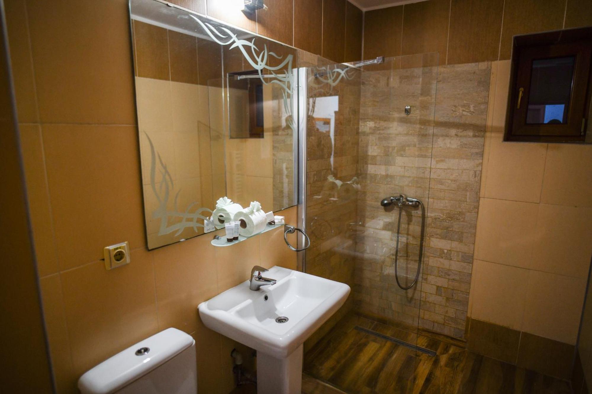 Hotel Elyon Dej Luaran gambar